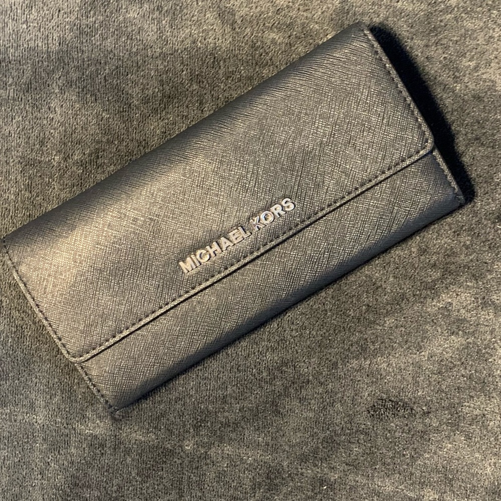 Michael Kors black snap wallet